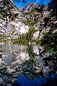 Parco Naturale Fanes-Senes-Braies. La traversata da San Vigilio di Marebbe al lago di Braies, 
Il lago di Braies (1494 m).